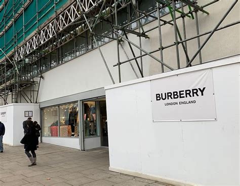 burberry london sale shop|burberry factory shop london.